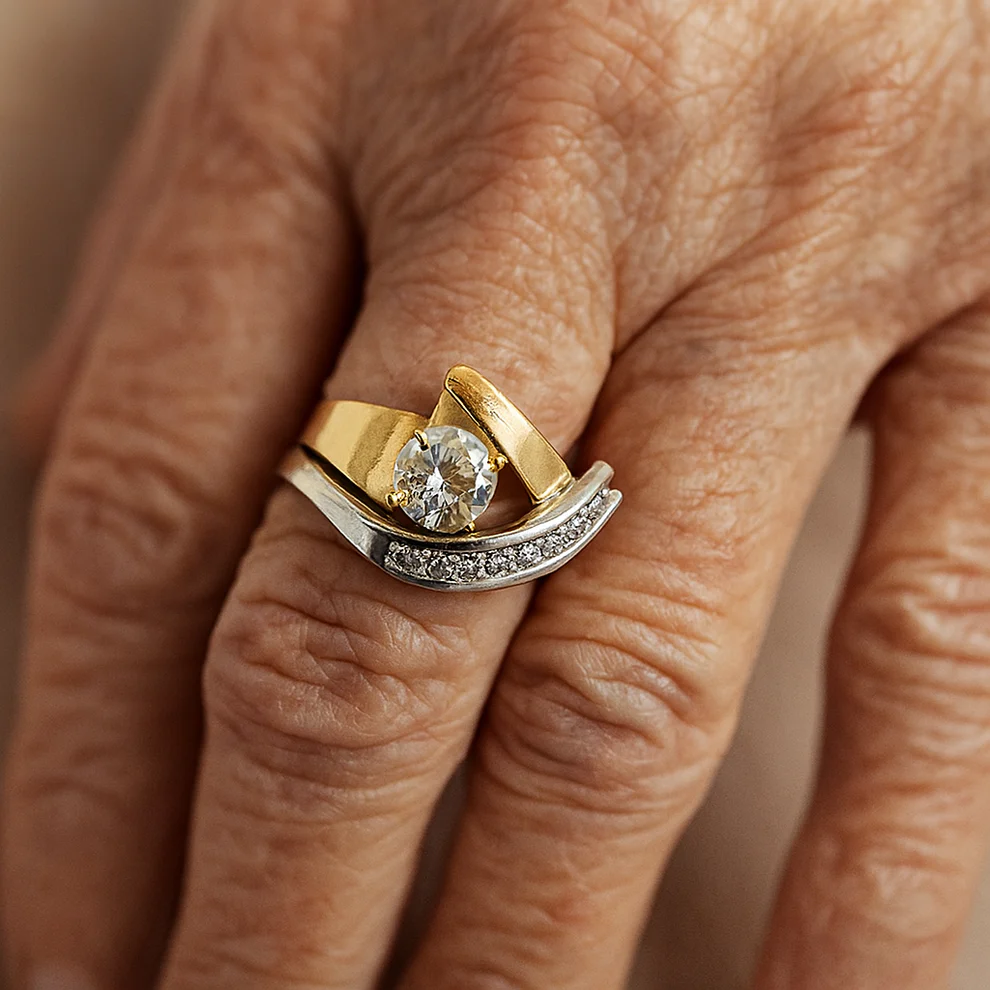 Vintage ring i guld- og sølvfarve med zirkonia