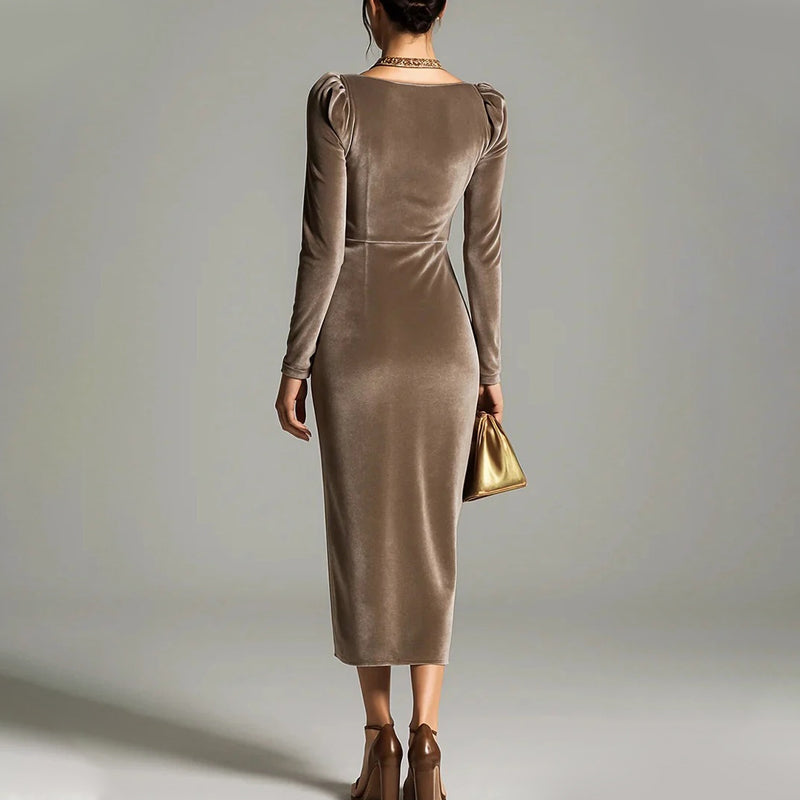 Margarette – Elegant Velourkjole med Drapering