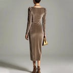 Margarette – Elegant Velourkjole med Drapering